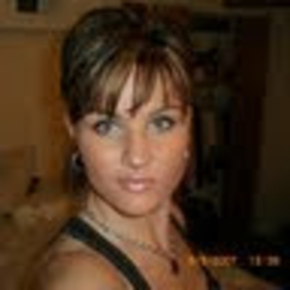 Meet your Posher, Stephanie - Picture 1 of 1